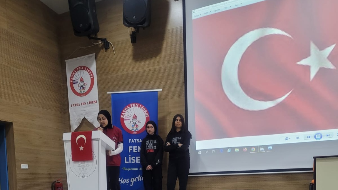 Okulumuzda 12 Mart 1921 tarihinde İstiklal Marşının kabulü ve Milli Şairimiz Mehmet Akif Ersoy'u anma programı gerçekleştirildi.