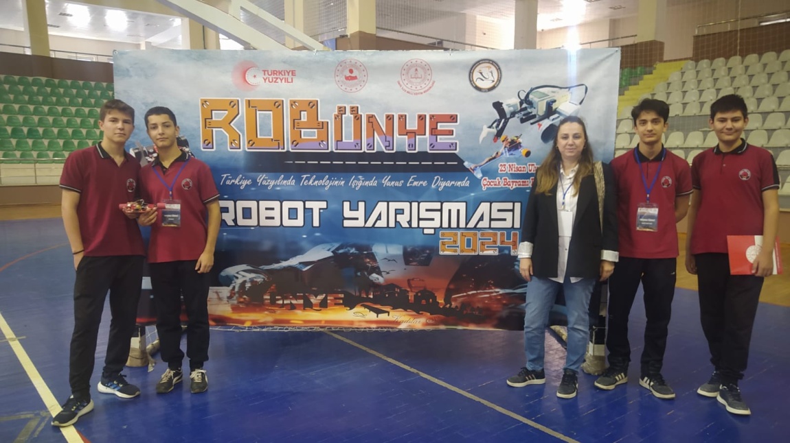 İlimizde düzenlenen RobÜnye Robot Yarışmasına Katıldık